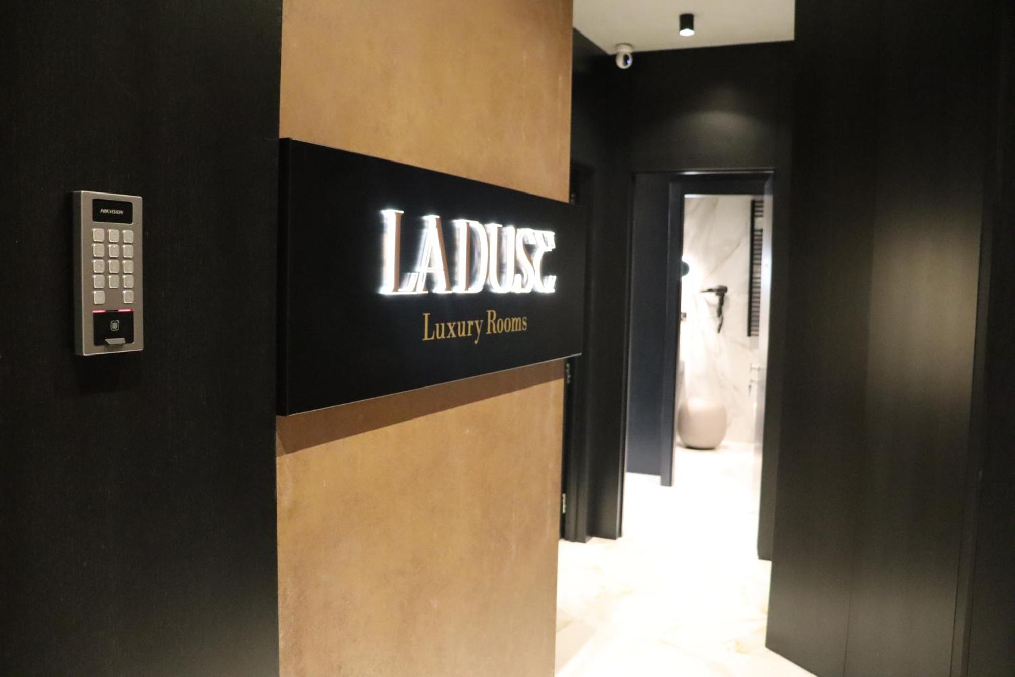 La Duse Luxury Rooms เปสการา ภายนอก รูปภาพ